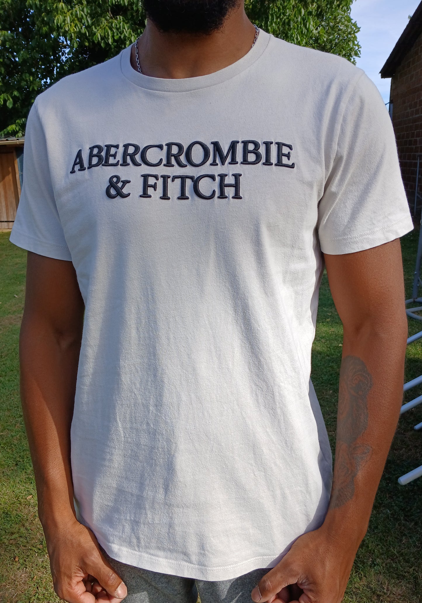 T-shirt abercrombie & fitch taille M