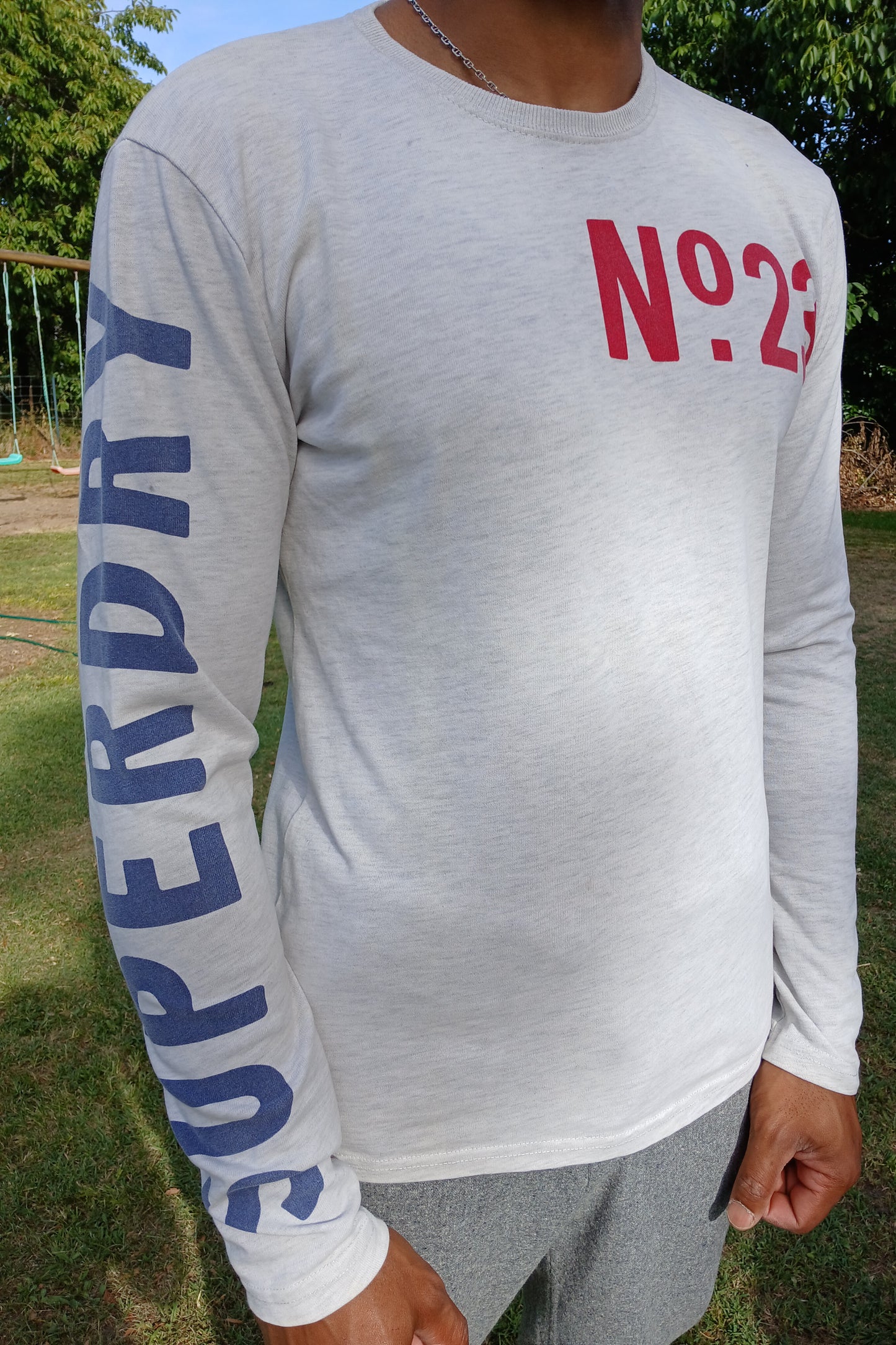T-shirt manche longue superdry taille M